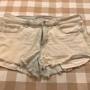 American Eagle shortie shorts light wash